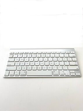 Apple Wireless Bluetooth Silver Keyboard A1314